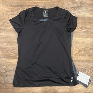 NWT On Running Performance T-Shirt – Women’s XS Moisture-Wicking Active MSRP $80